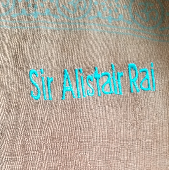 New wool and silk Om symbol scarf - Picture 5 of 8